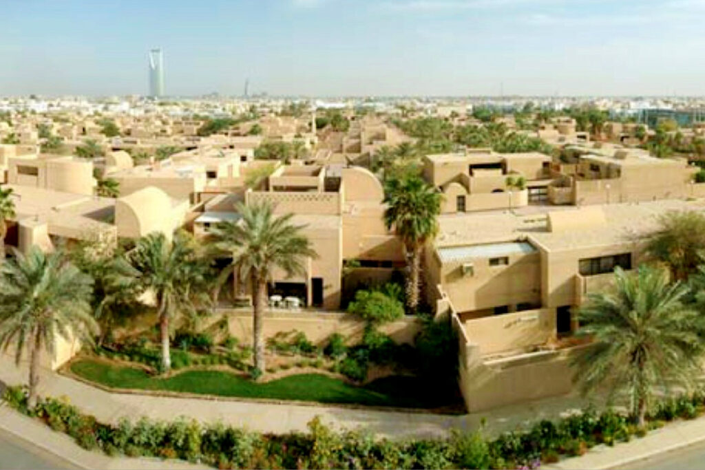 Luftbild über das Gesamtquartier – im Vordergrund Villen für Bedienstete in Botschafterrang